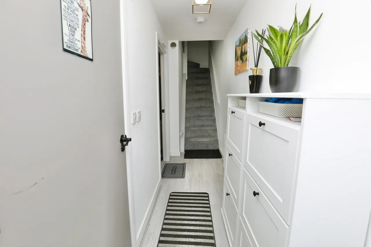 Proto Close, Liverpool, L24, photo 3