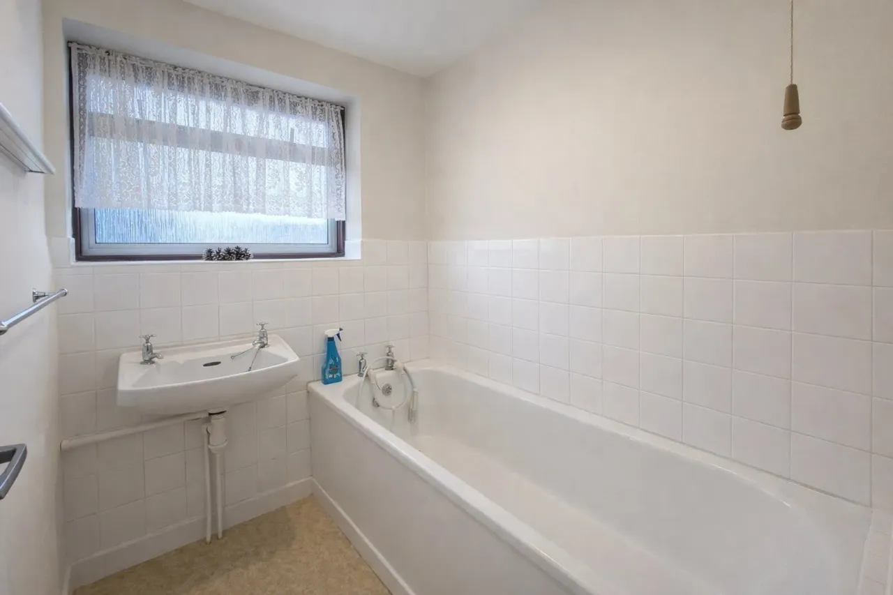 Summerfields Avenue, Hailsham, East Sussex, BN27, photo 8