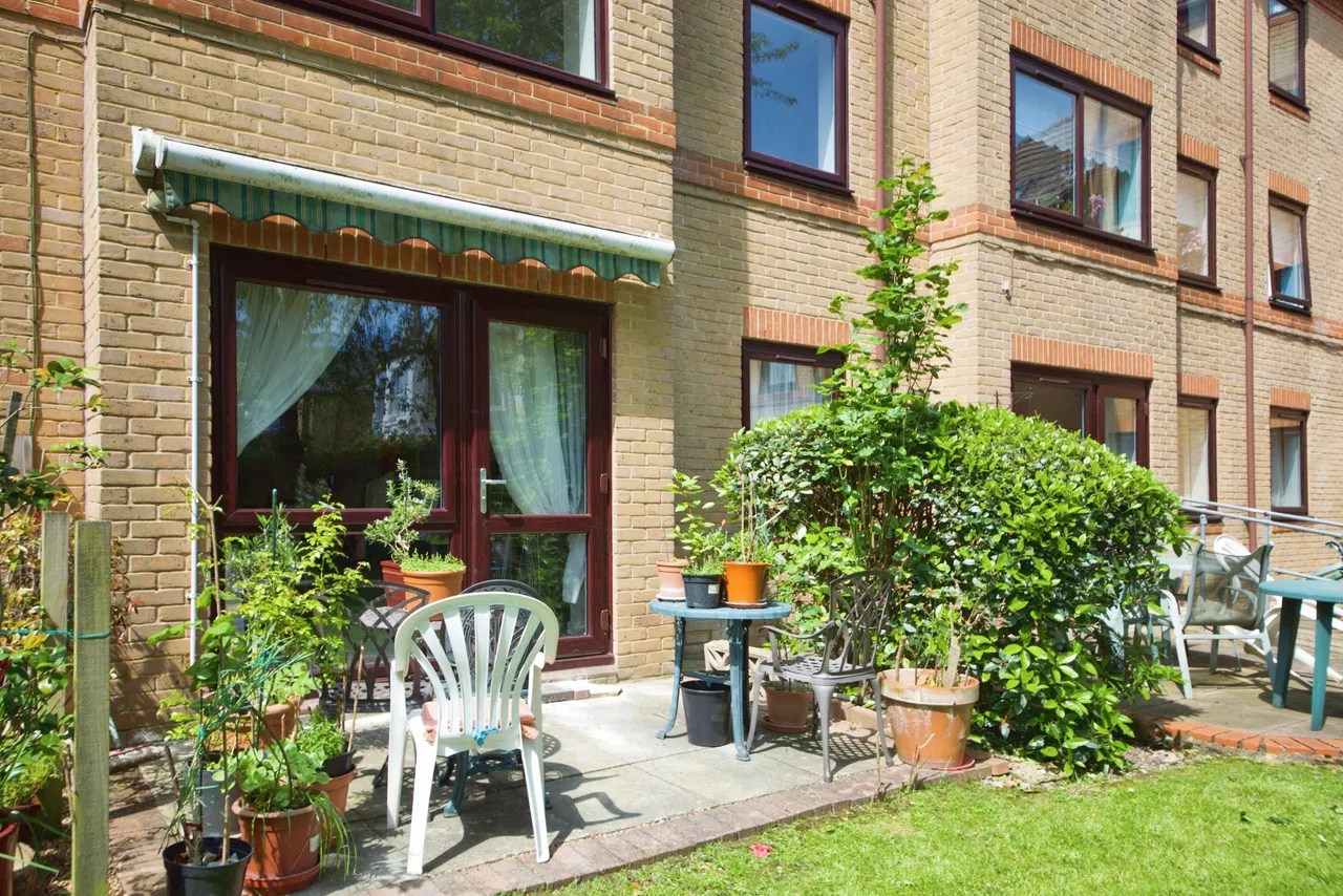 Friern Park, London, N12, photo 10