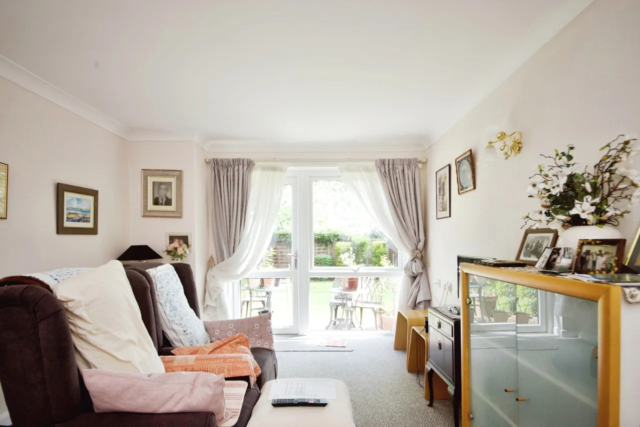 Friern Park, London, N12, photo 9