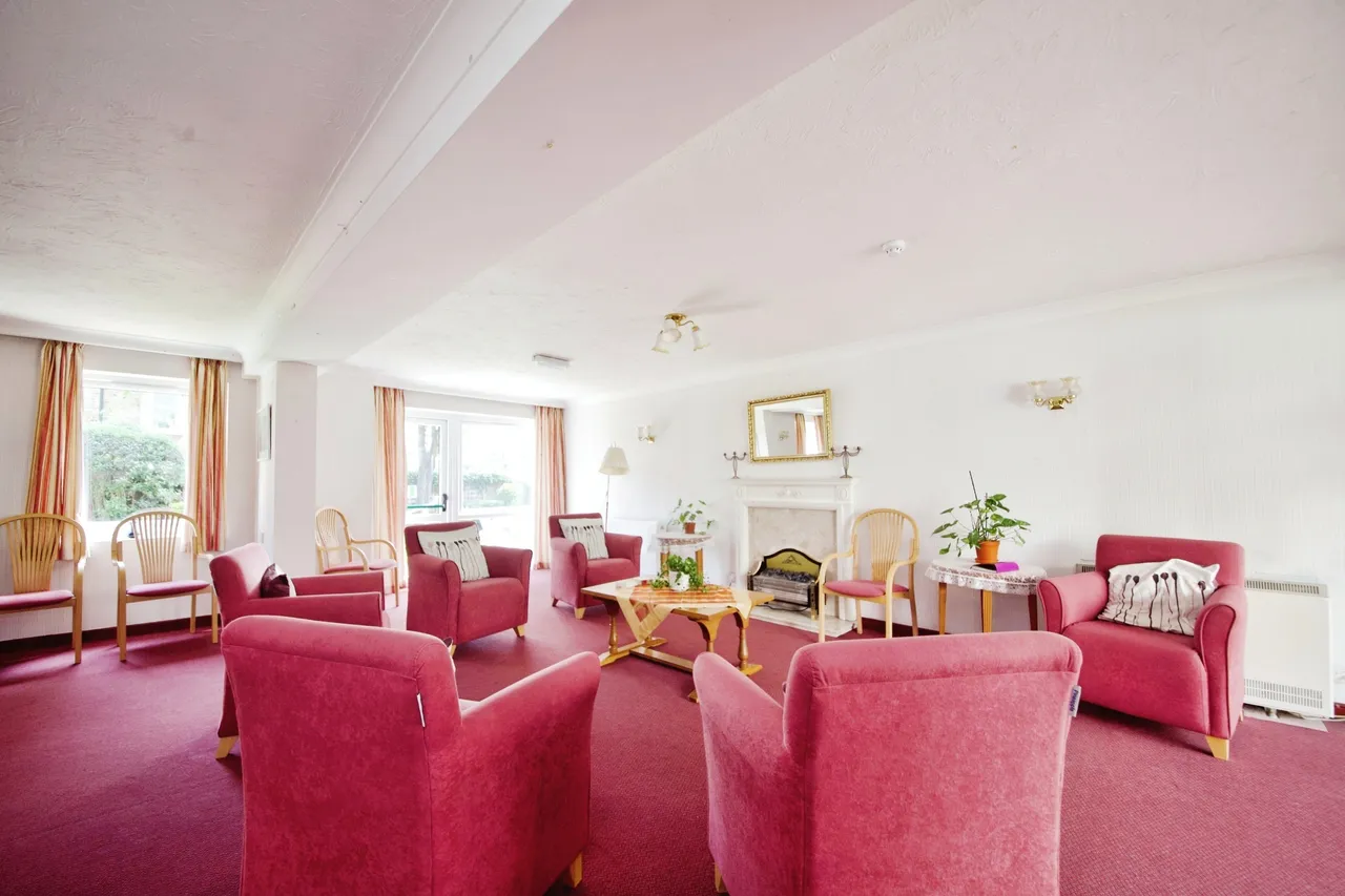 Friern Park, London, N12, photo 11