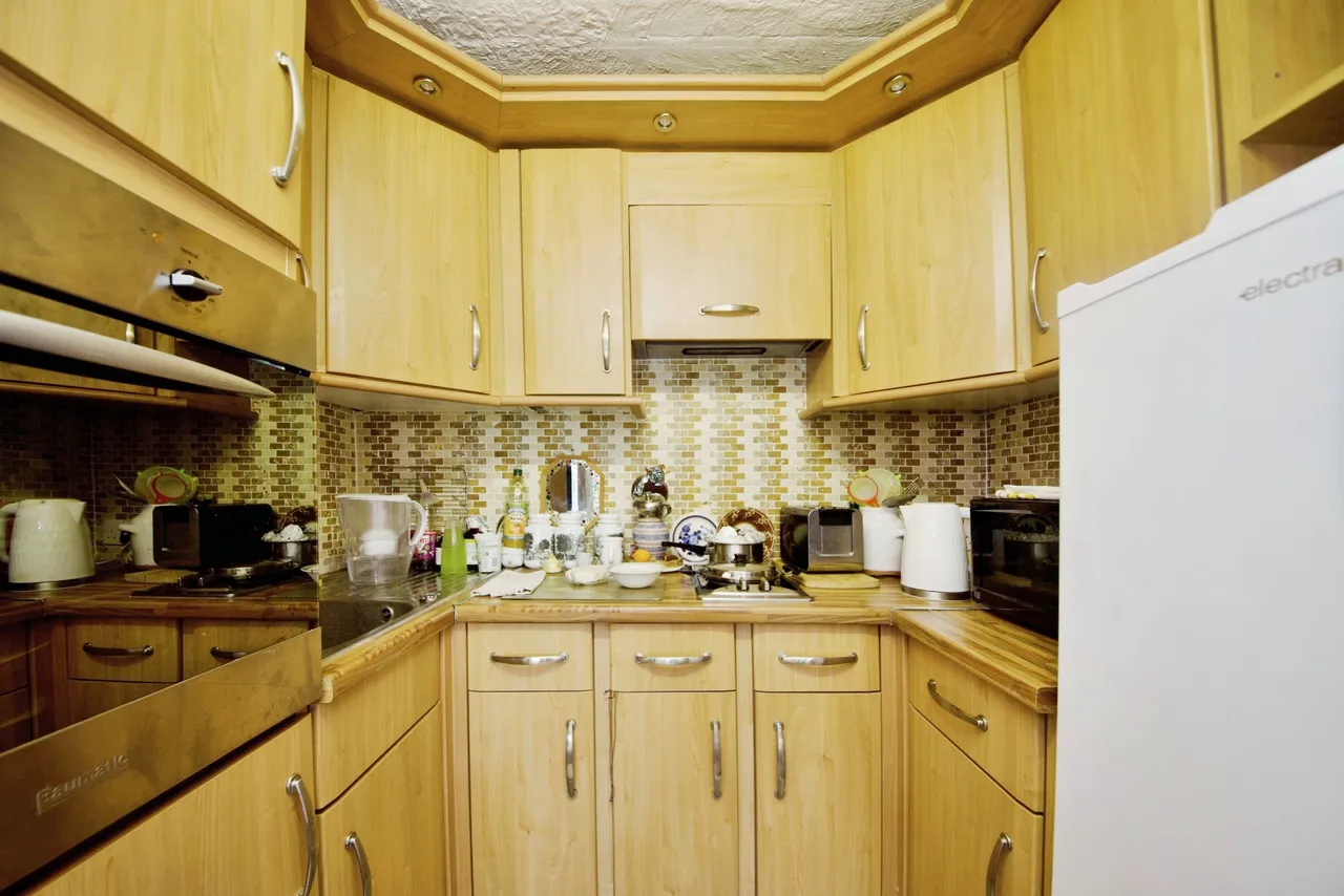 Friern Park, London, N12, photo 6