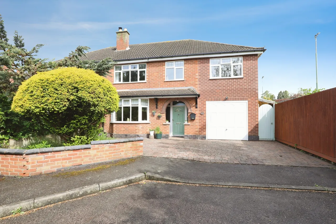 5 bed house for sale — Hartland Drive, Melton Mowbray