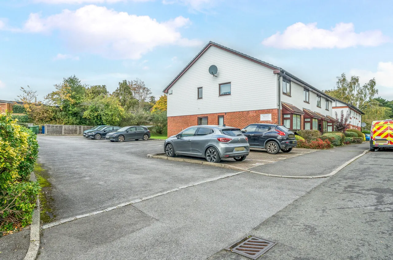 Old Station Way, Godaming, GU7, photo 12