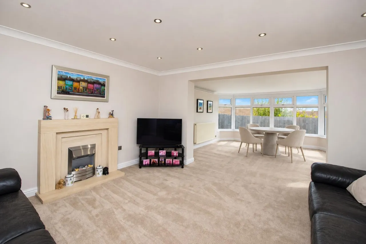 Campbell Close, Fernhurst, BB2, photo 3