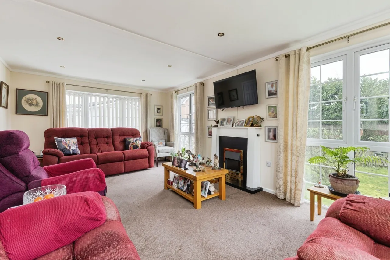 Bramble Close, Oak Tree Park, Norfolk, NR17, photo 3