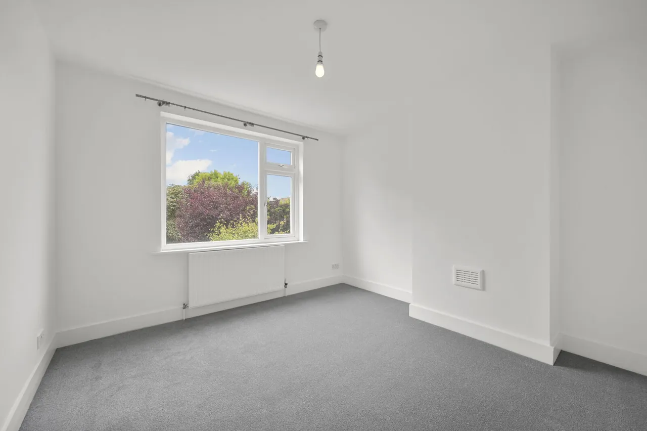 Cannon Close, Raynes Park, SW20, photo 7