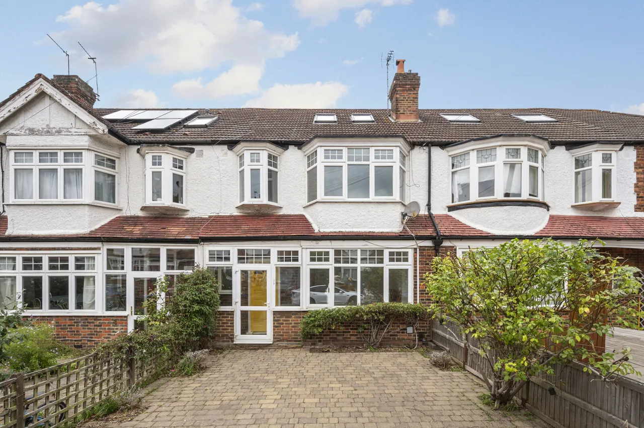Cannon Close, Raynes Park, SW20, photo 13