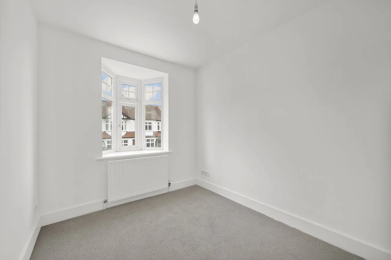 Cannon Close, Raynes Park, SW20, photo 9