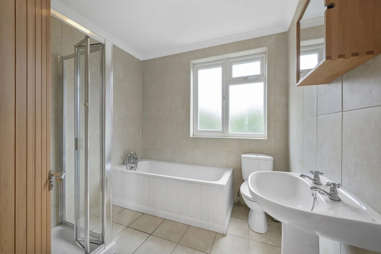 Cannon Close, Raynes Park, SW20, photo 6