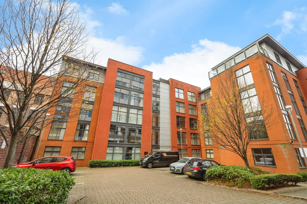 2 bed flat for sale — Water Street, Birmingham