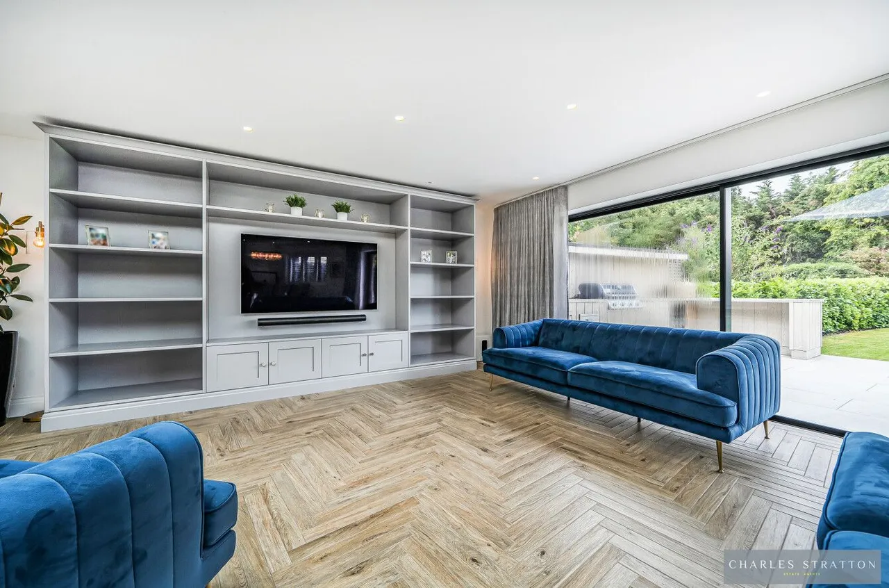 Eyre Close, Romford, Essex, RM2 6AR, photo 8