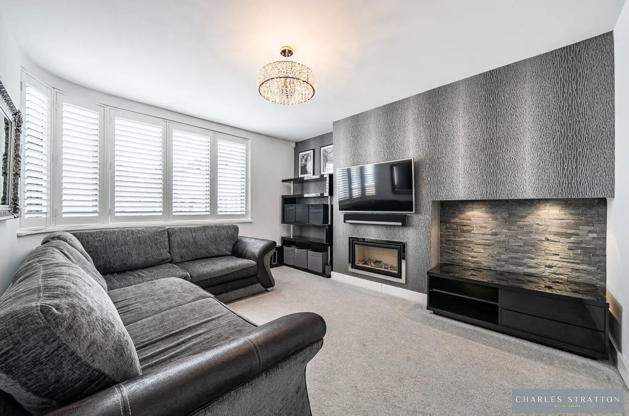 Eyre Close, Romford, Essex, RM2 6AR, photo 5