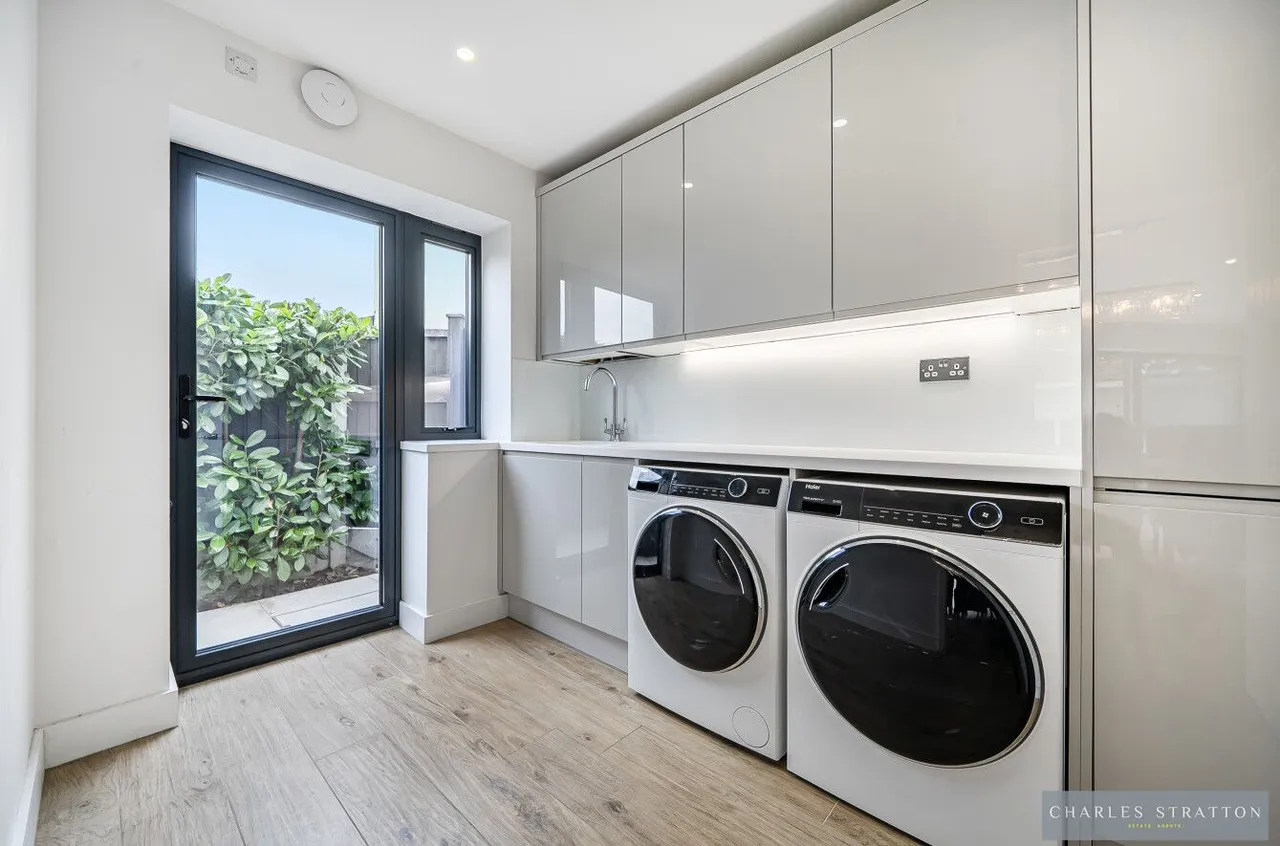 Eyre Close, Romford, Essex, RM2 6AR, photo 14