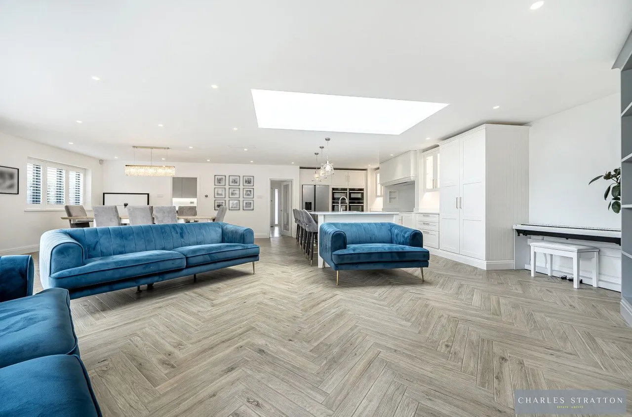 Eyre Close, Romford, Essex, RM2 6AR, photo 10