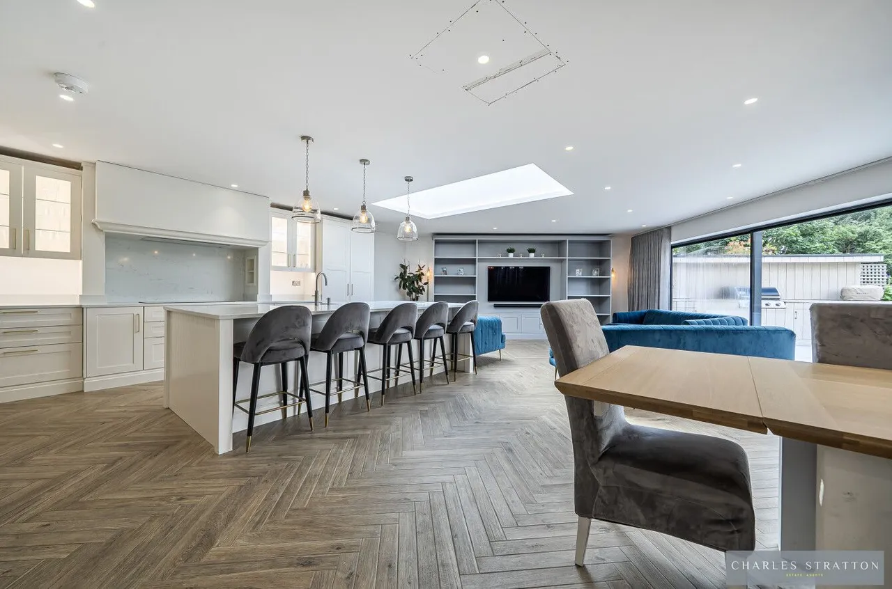 Eyre Close, Romford, Essex, RM2 6AR, photo 9