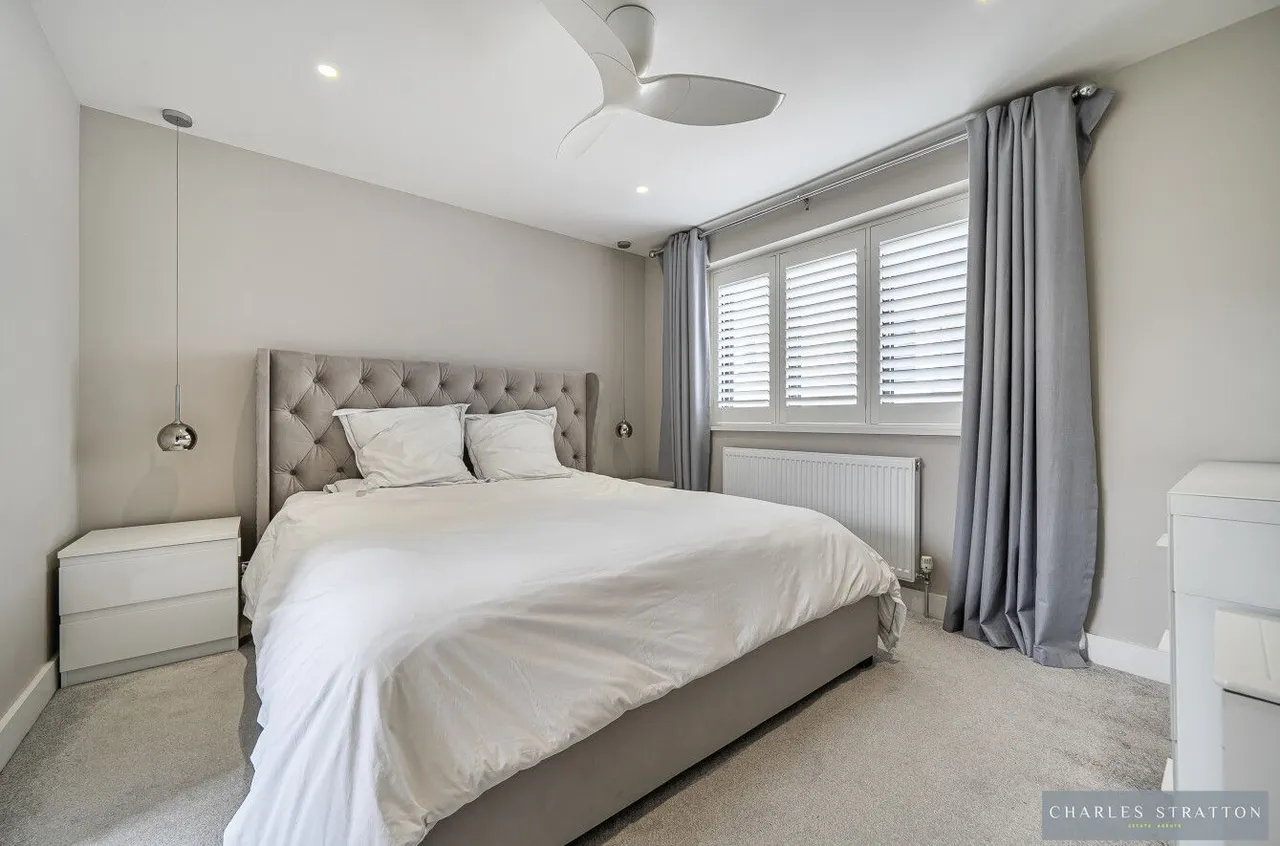 Eyre Close, Romford, Essex, RM2 6AR, photo 16