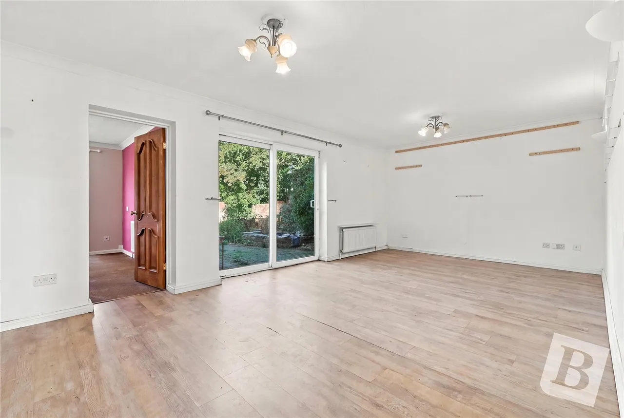 Brent Avenue, South Woodham Ferrers, CM3, photo 3
