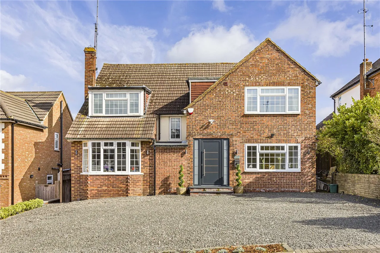 5 bed house for sale — Bradgate, Cuffley, Herts, EN6 4RN