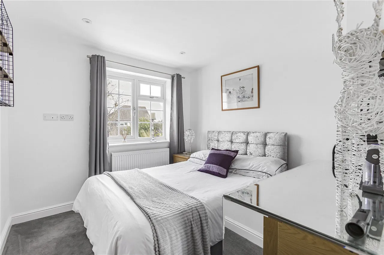 Bradgate, Cuffley, Herts, EN6 4RN, photo 18