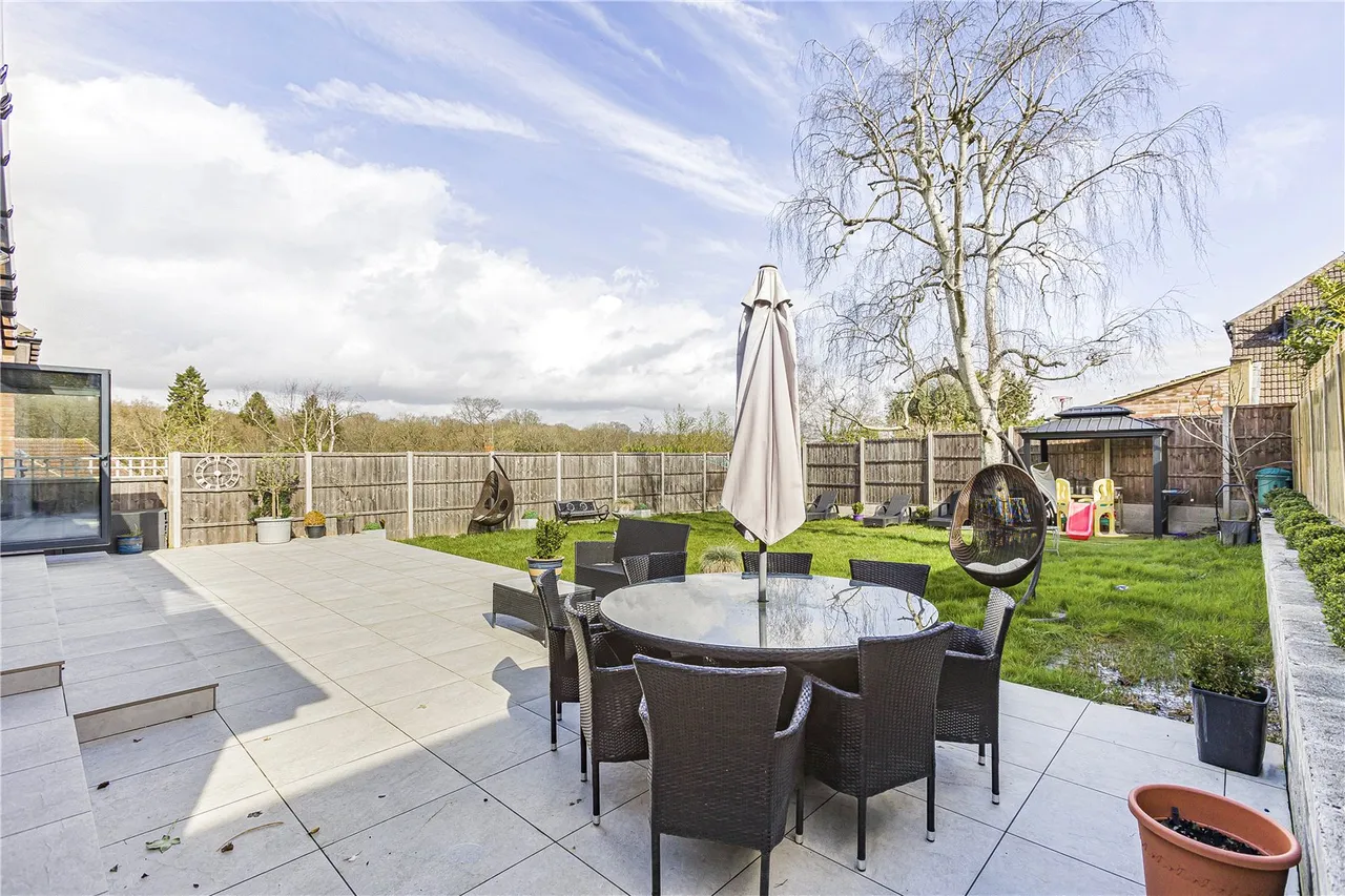 Bradgate, Cuffley, Herts, EN6 4RN, photo 23