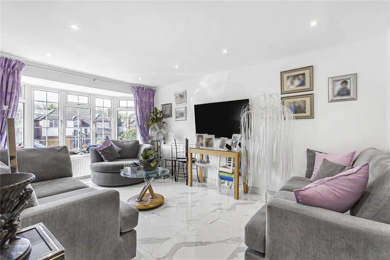 Bradgate, Cuffley, Herts, EN6 4RN, photo 4