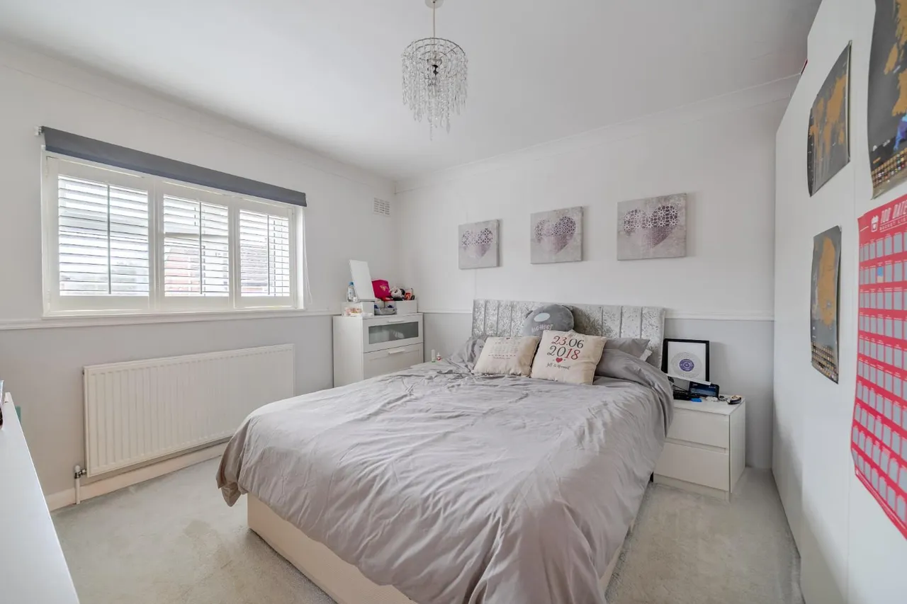 Kingsbury Drive, Old Windsor, photo 9