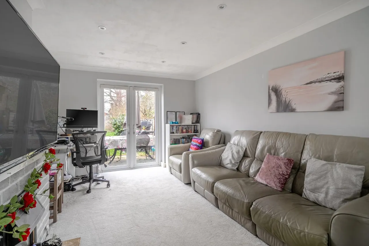 Kingsbury Drive, Old Windsor, photo 15