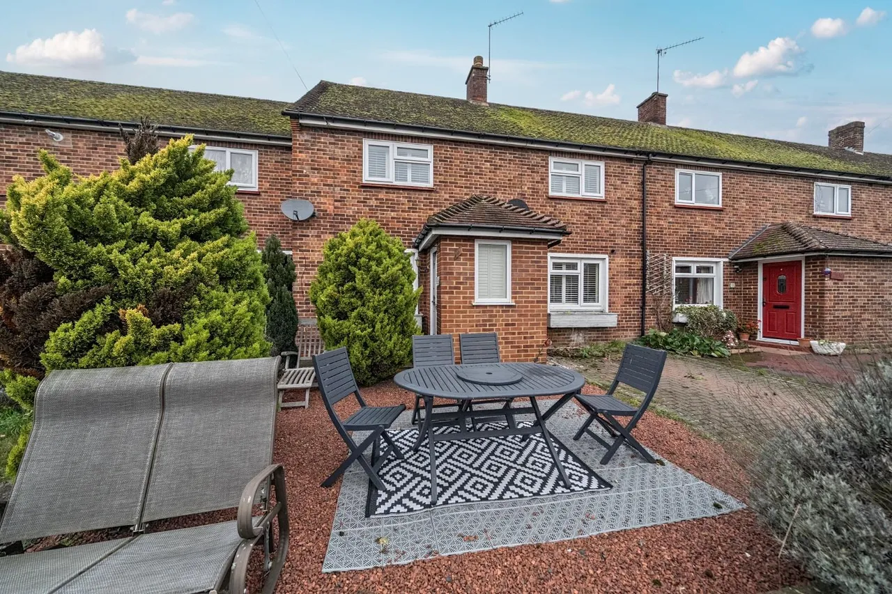 Kingsbury Drive, Old Windsor, photo 14