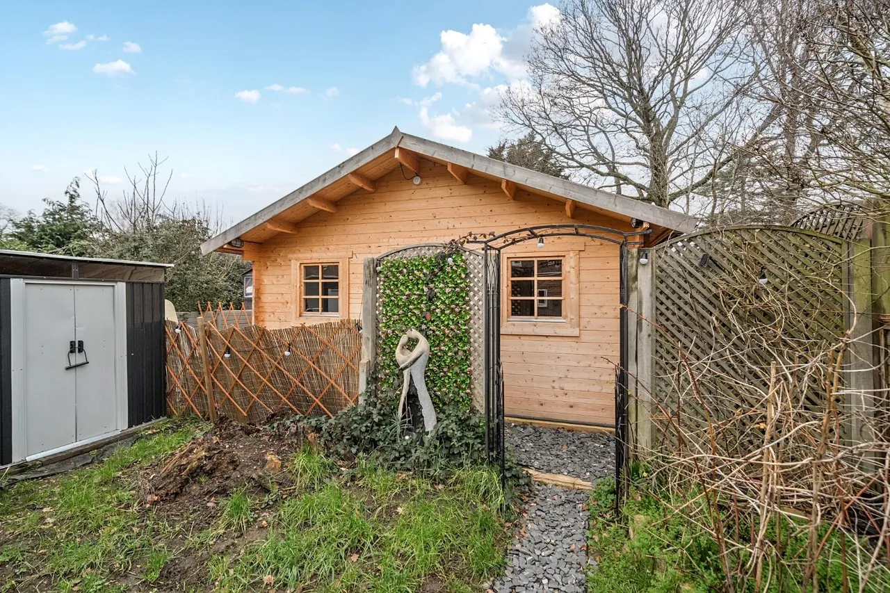 Kingsbury Drive, Old Windsor, photo 6