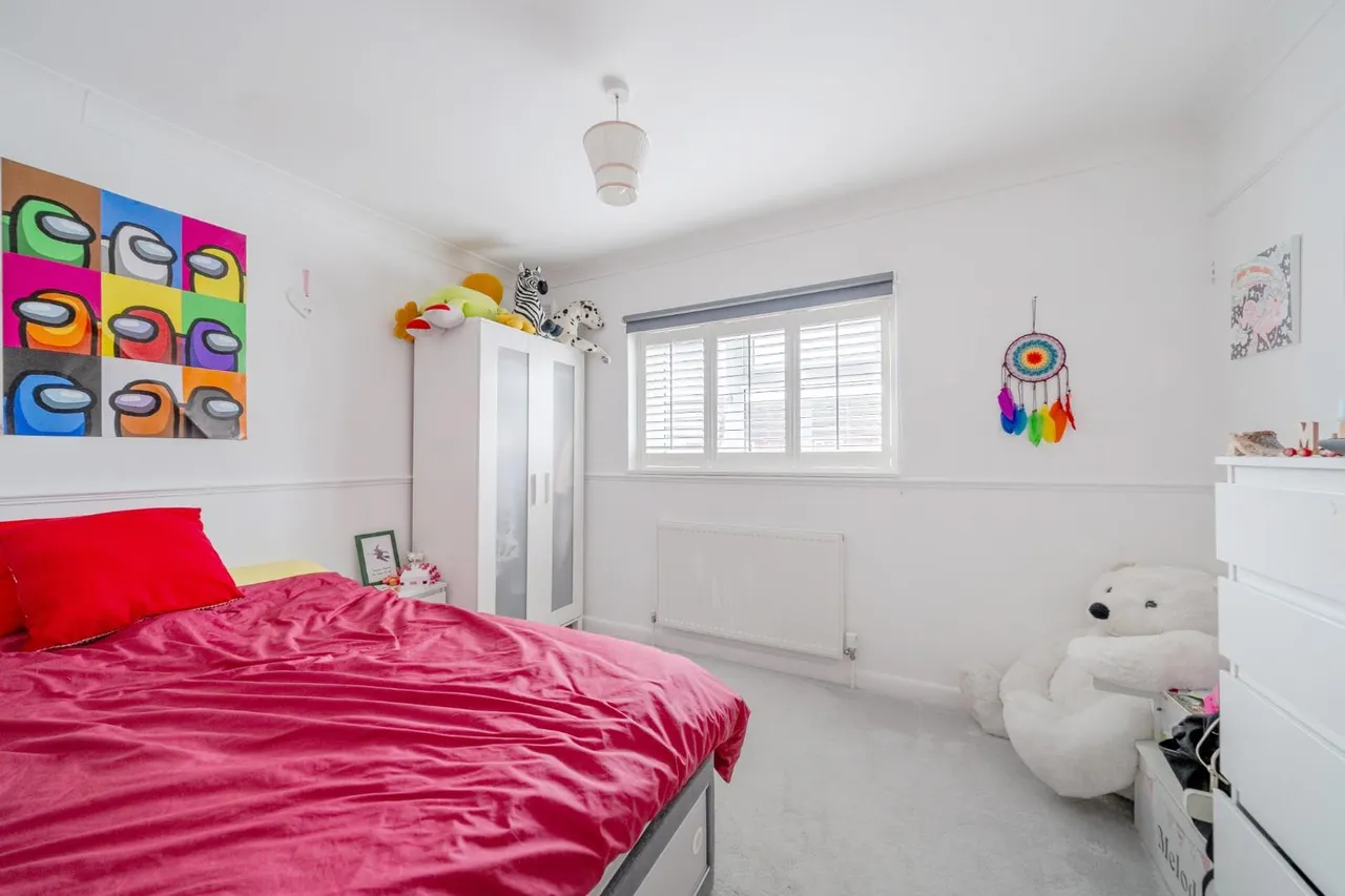 Kingsbury Drive, Old Windsor, photo 11