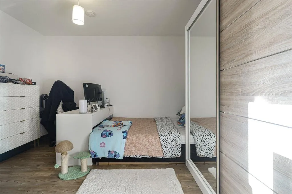 Ron Leighton Way, East Ham, E6, photo 4