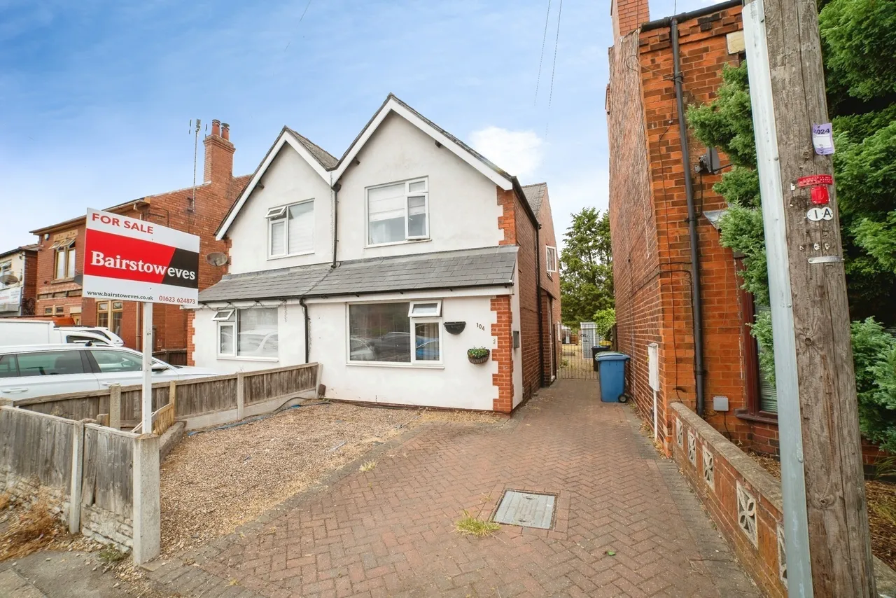 3 bed house for sale — Chesterfield Road North, Mansfield, Nottinghamshire, NG19