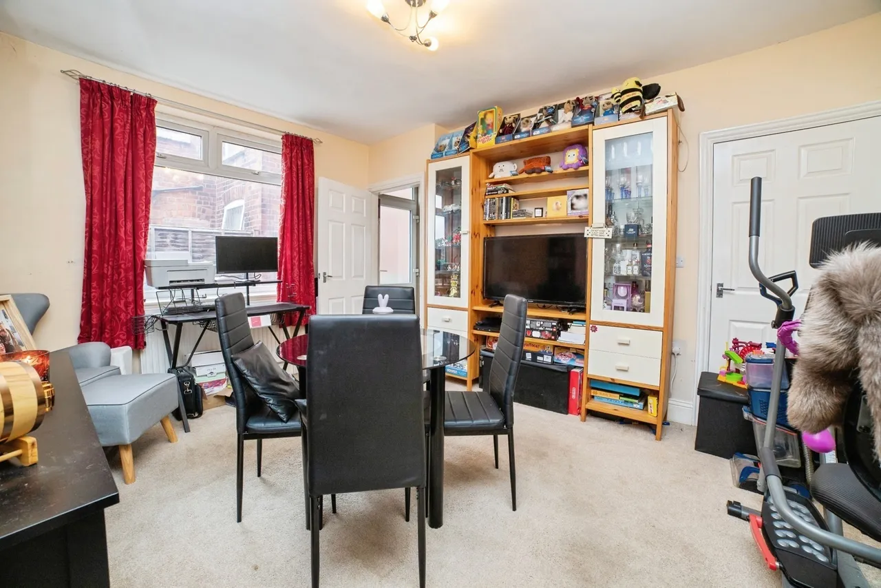 Chesterfield Road North, Mansfield, Nottinghamshire, NG19, photo 8