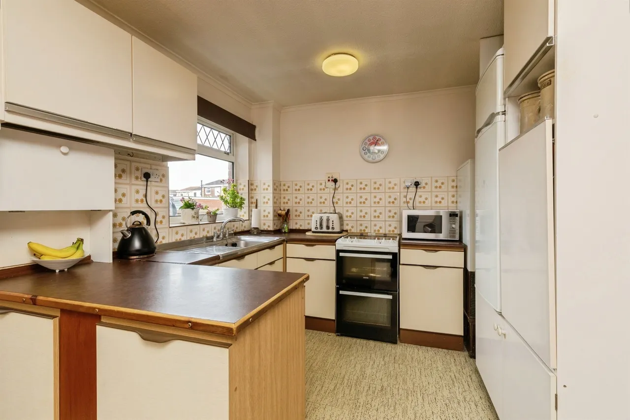 Birch Close, Patchway, BRISTOL, photo 5