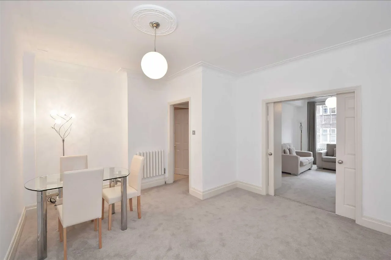 2 bed property for sale, Portman Square, Marylebone, W1H