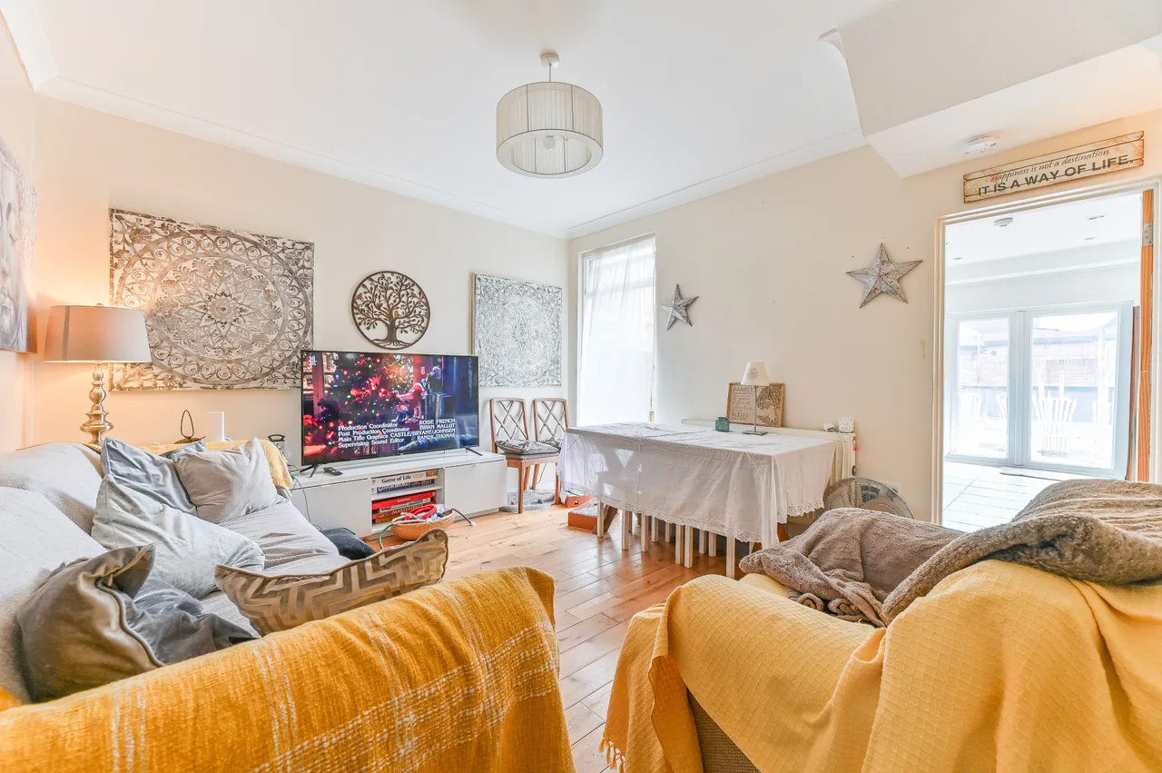 46 Woodcroft Road, Thornton Heath, photo 2