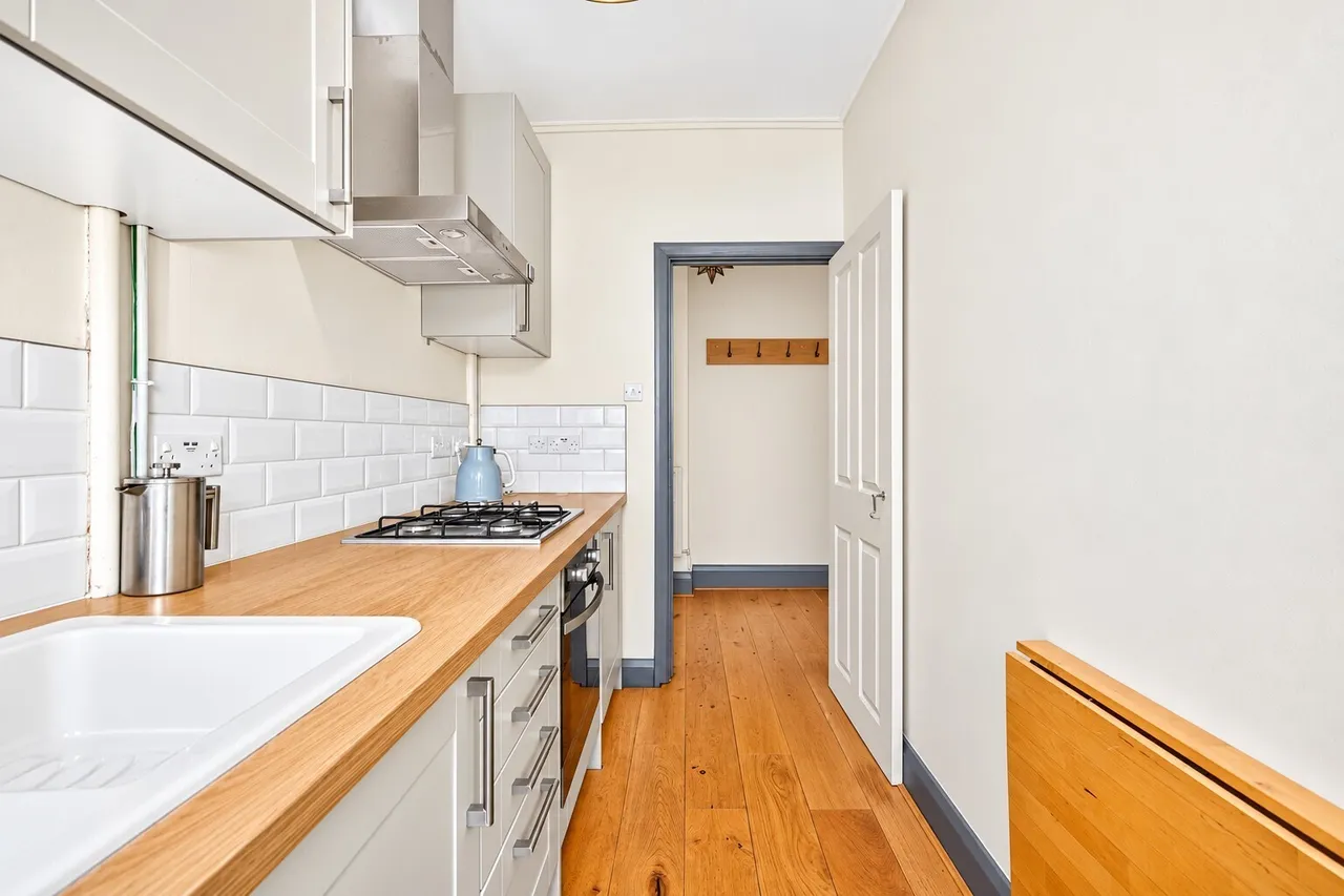 Clapham Road, London, SW9, photo 9