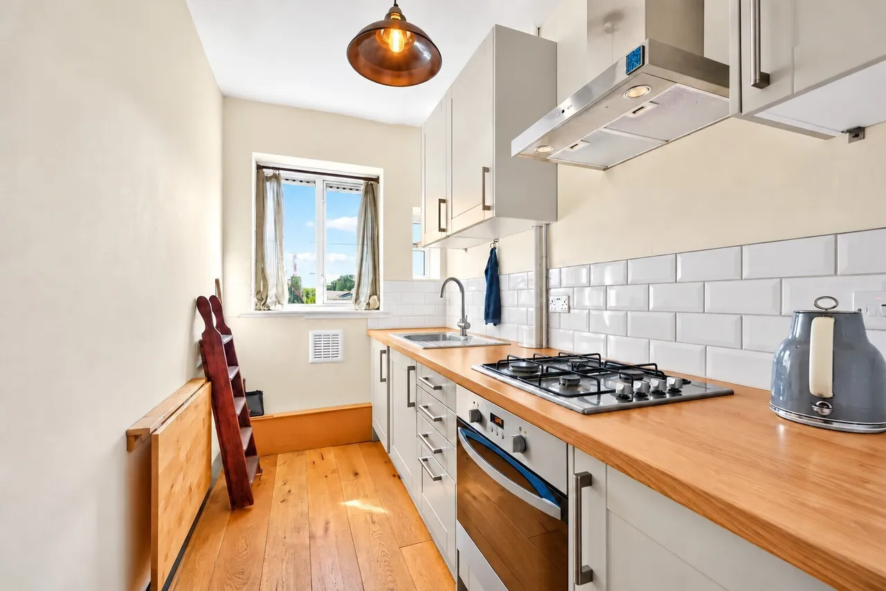 Clapham Road, London, SW9, photo 4
