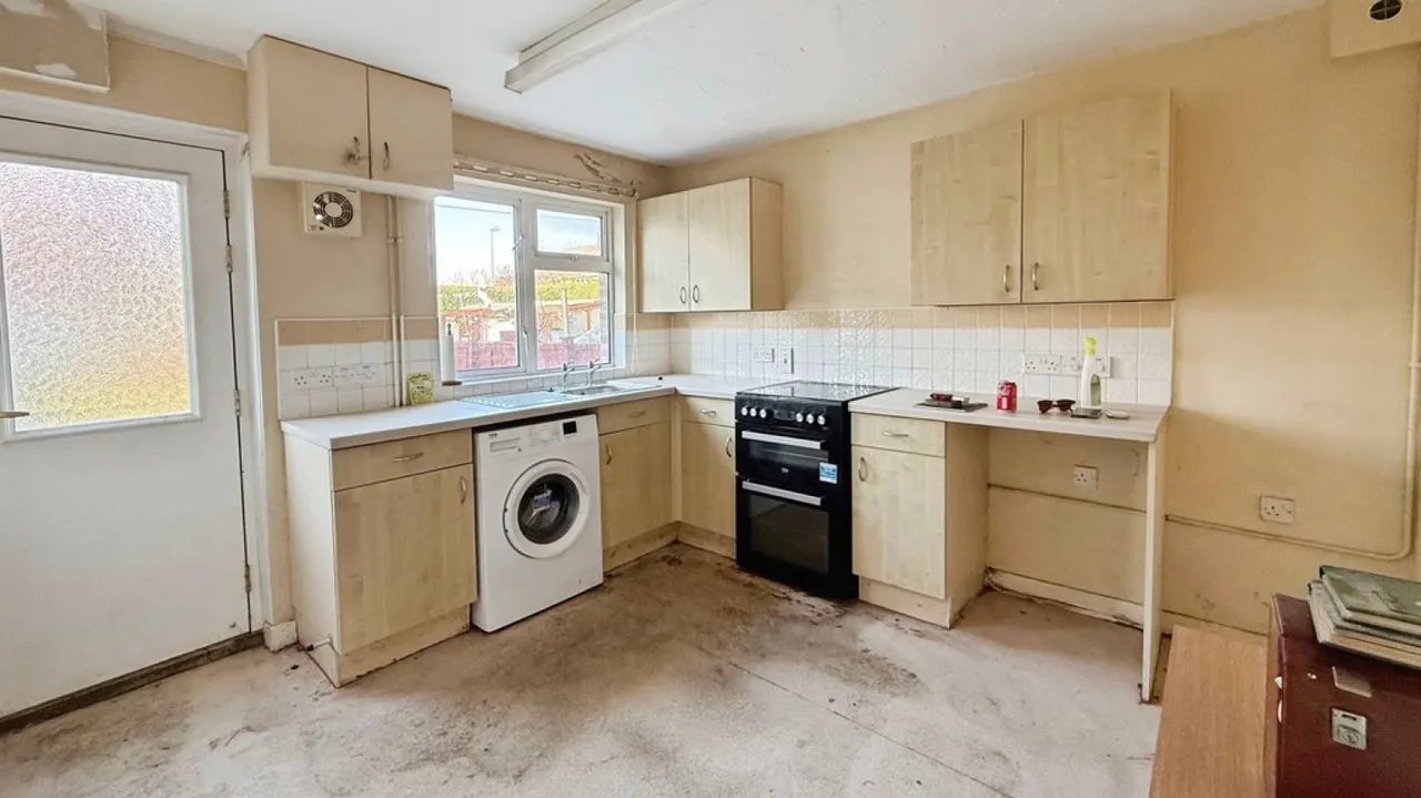 Queensway, Warminster, photo 5