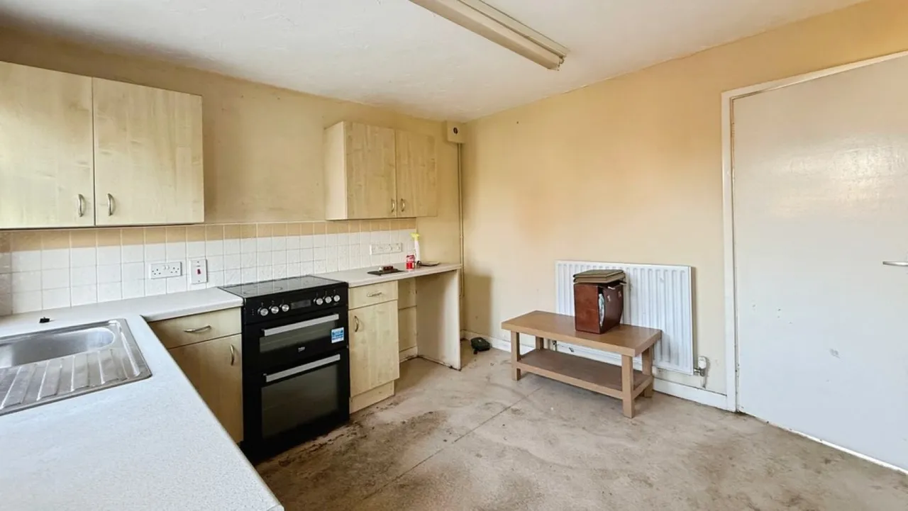 Queensway, Warminster, photo 6