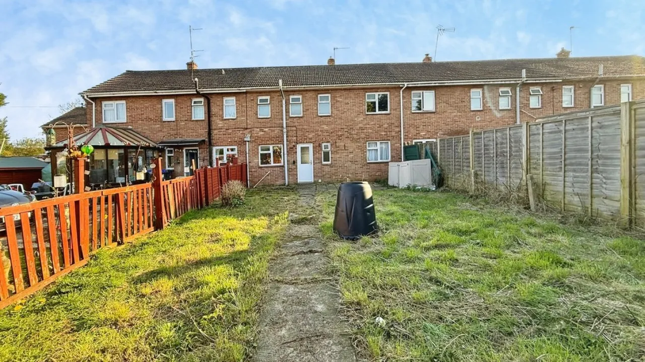 3 bed house for sale — Queensway, Warminster