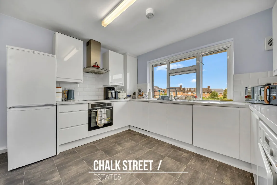 Chaucer Road, Heaton Grange, RM3, photo 2