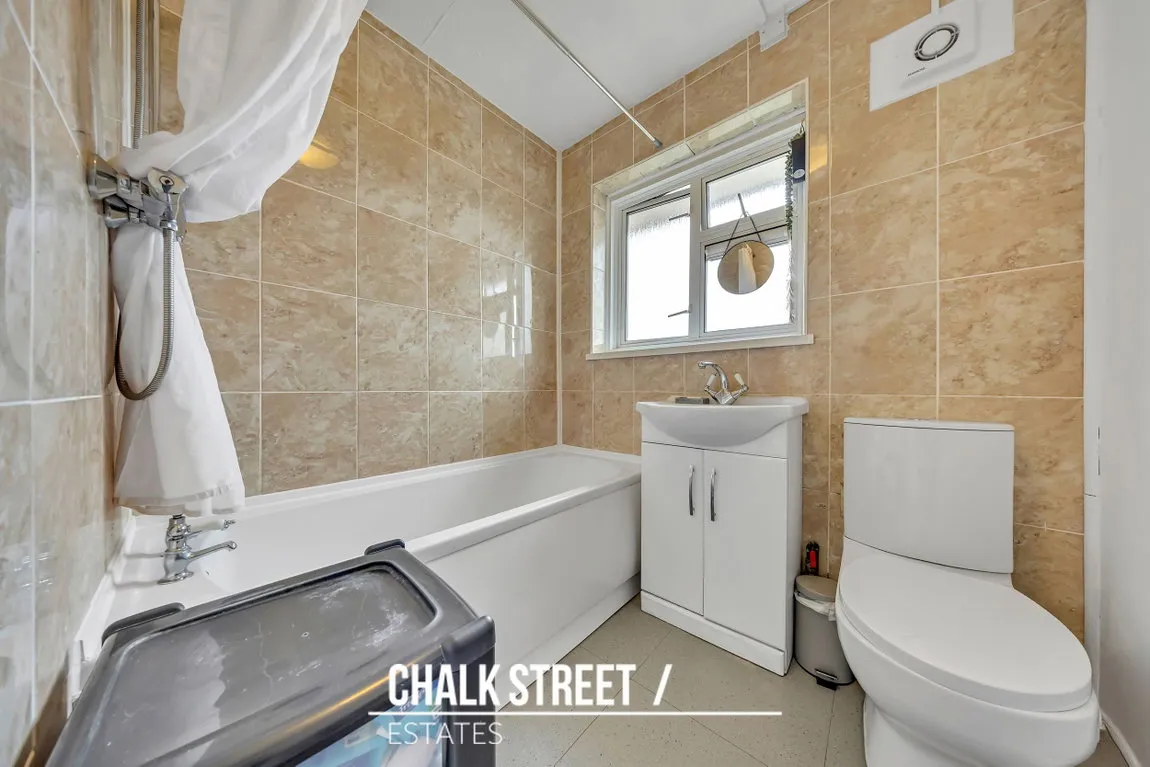 Chaucer Road, Heaton Grange, RM3, photo 10