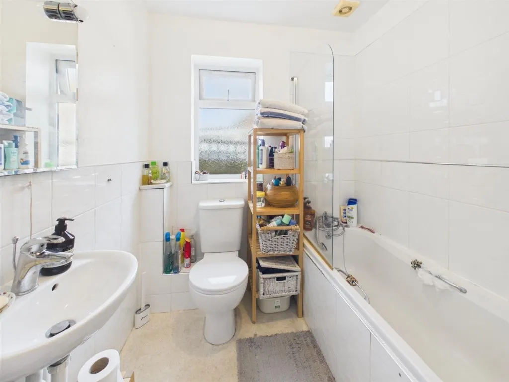 Cairo Avenue, Peacehaven, BN10, photo 11