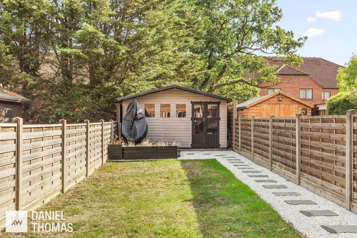 Wren Drive, Waltham Abbey, EN9, photo 18