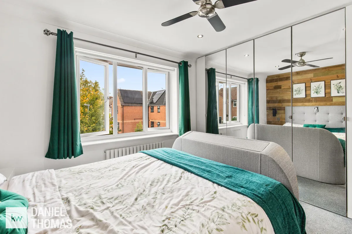 Wren Drive, Waltham Abbey, EN9, photo 13