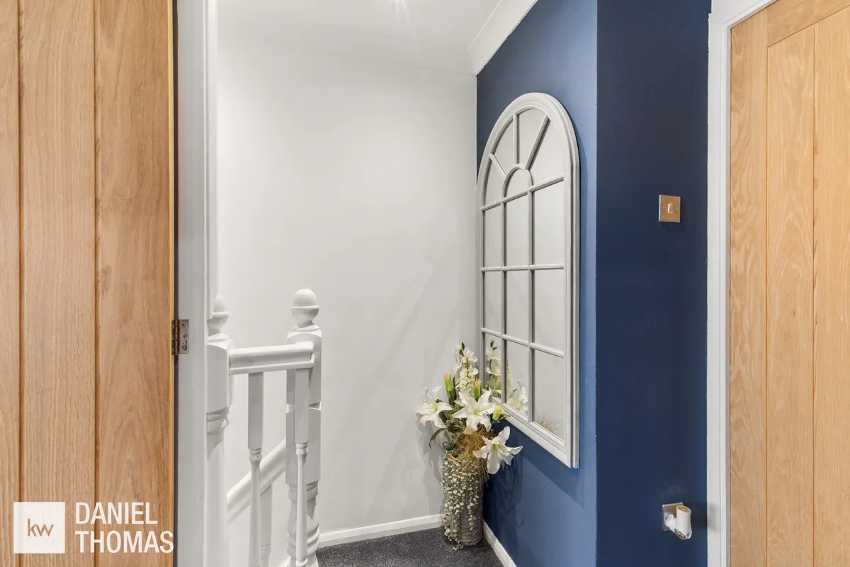 Wren Drive, Waltham Abbey, EN9, photo 11