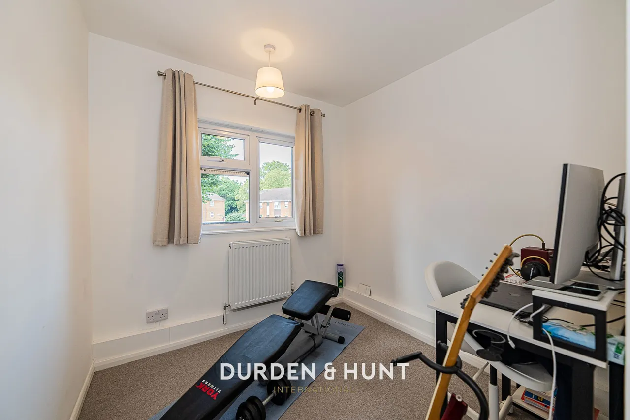 Little Holt, New Wanstead, E11, photo 13
