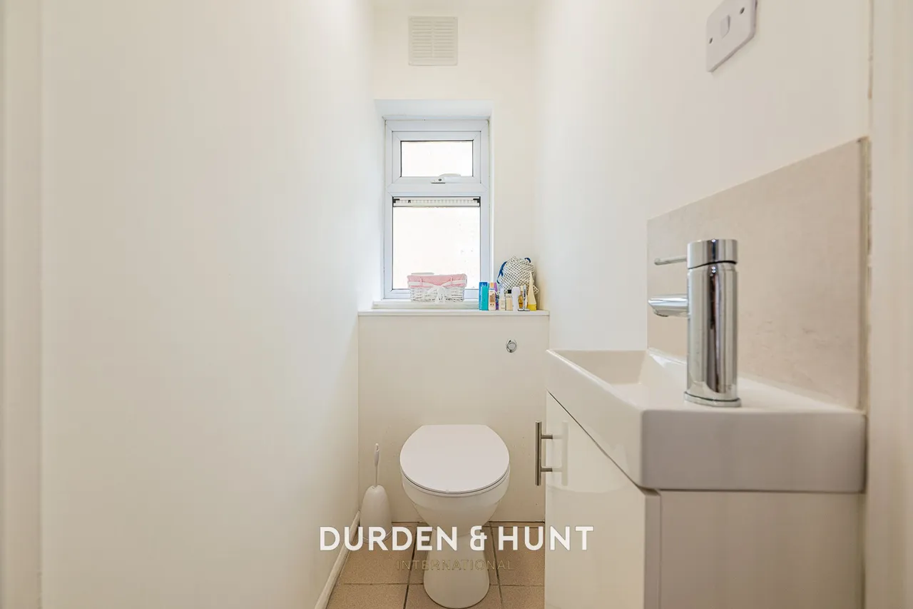 Little Holt, New Wanstead, E11, photo 17